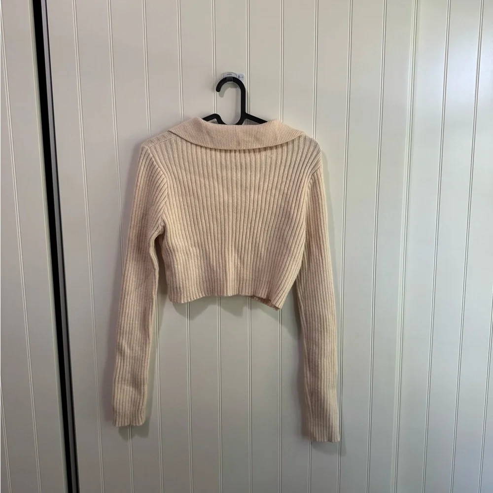 Cream Ribbed Knit Collared Crop Top - Picture 2 of 3